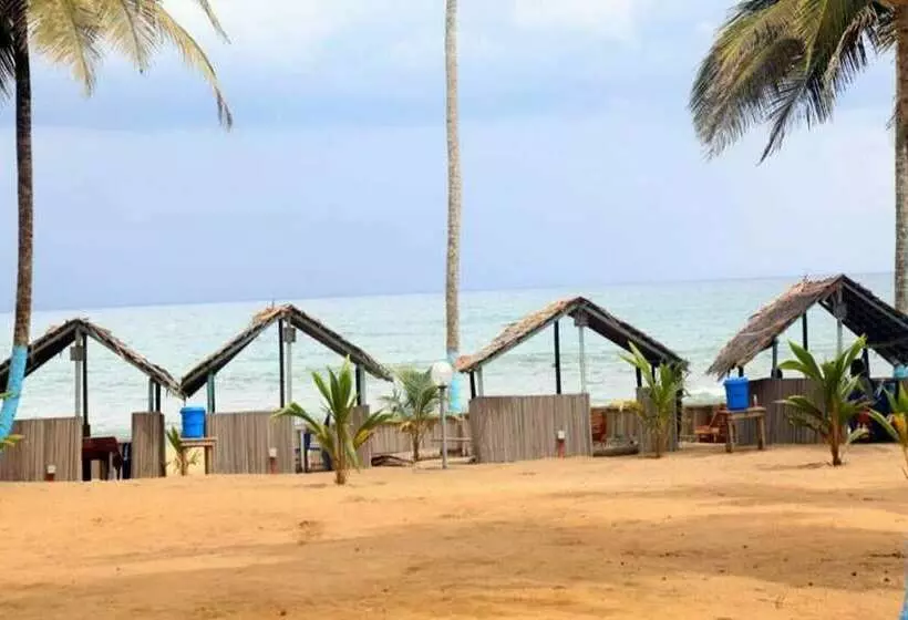 هتل Hôtel La Marrée Bleue