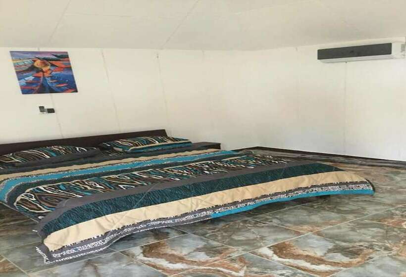 هتل Hôtel La Marrée Bleue