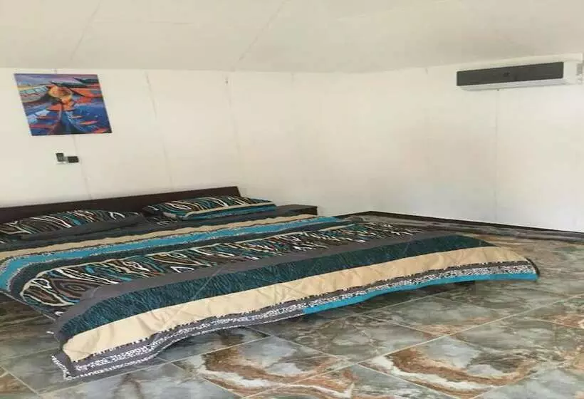 هتل Hôtel La Marrée Bleue