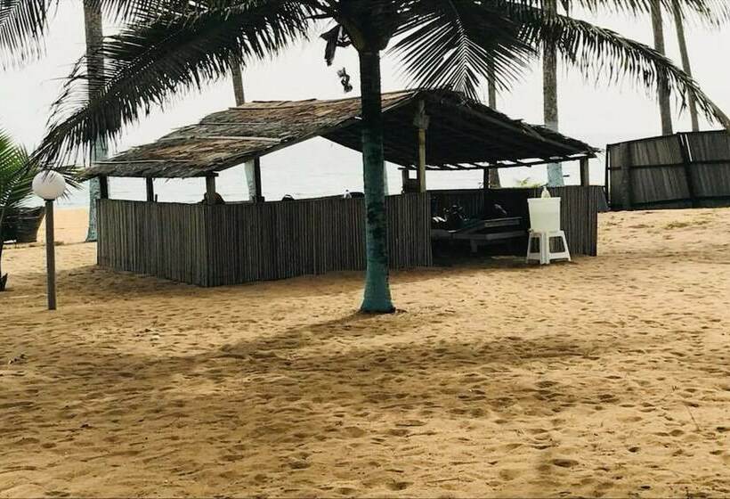 هتل Hôtel La Marrée Bleue