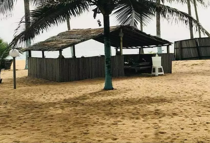 هتل Hôtel La Marrée Bleue