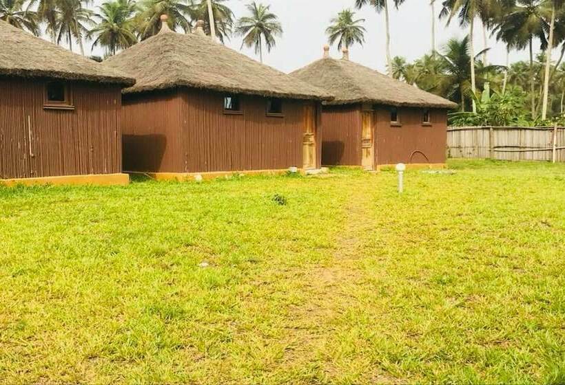 هتل Hôtel La Marrée Bleue