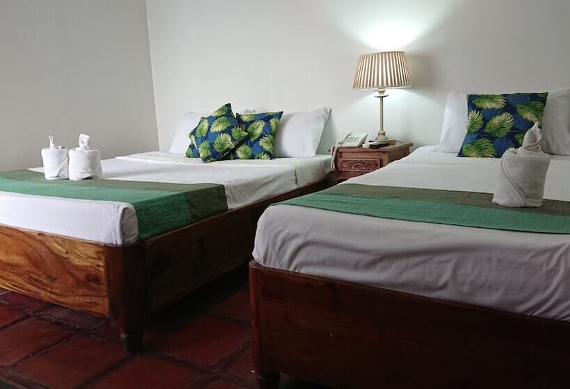 ホテル The Palacio De Laoag