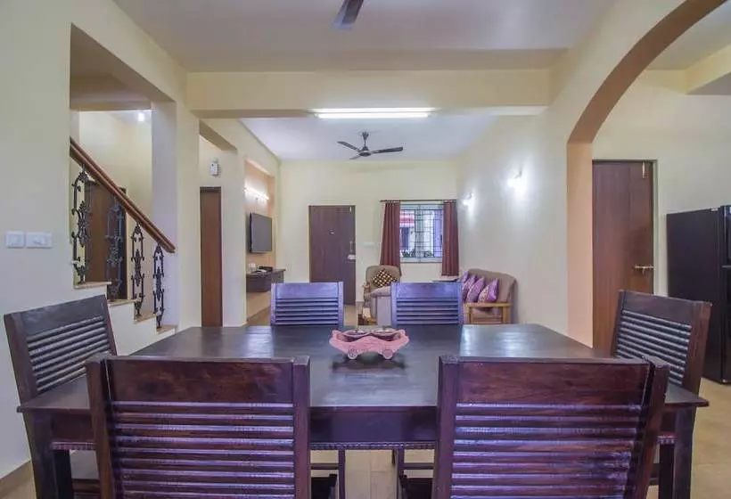 Oyo Home 18509 Pool View 4bhk