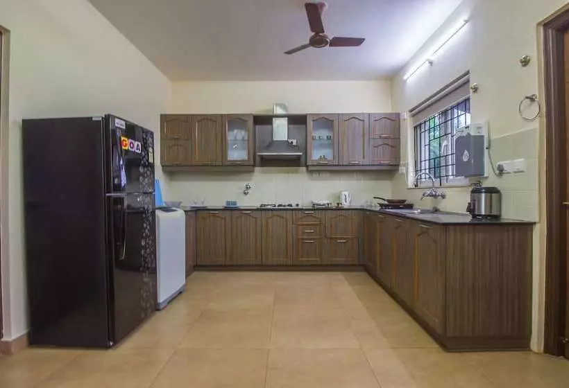 Oyo Home 18509 Pool View 4bhk