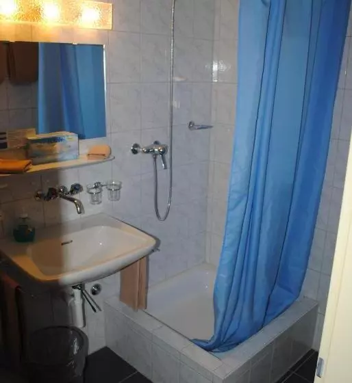 Отель Weisses Kreuz