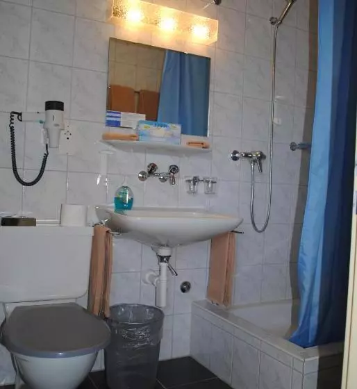 Отель Weisses Kreuz