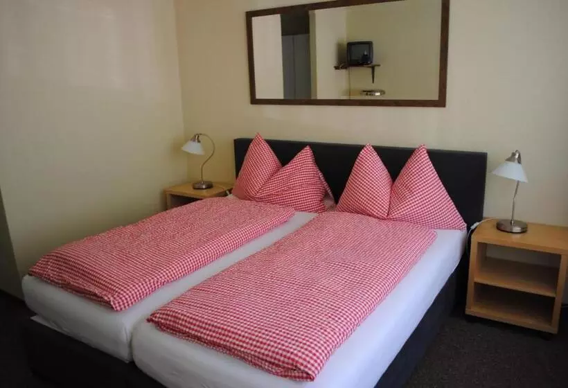 Отель Weisses Kreuz