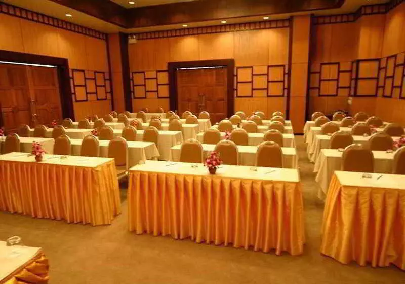 Pinnacle Grand Jomtien Resort and Beach Club