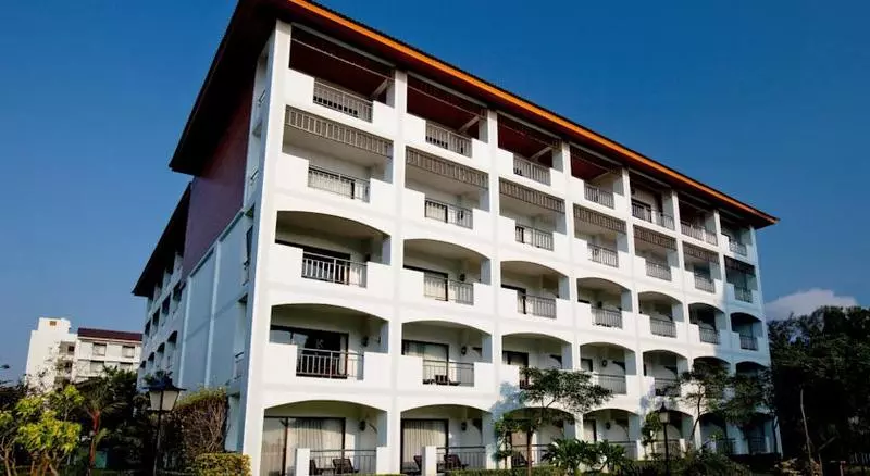 Pinnacle Grand Jomtien Resort and Beach Club