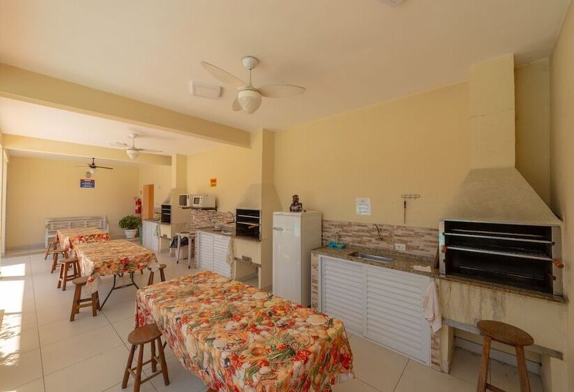 هتل Chales Four Seasons