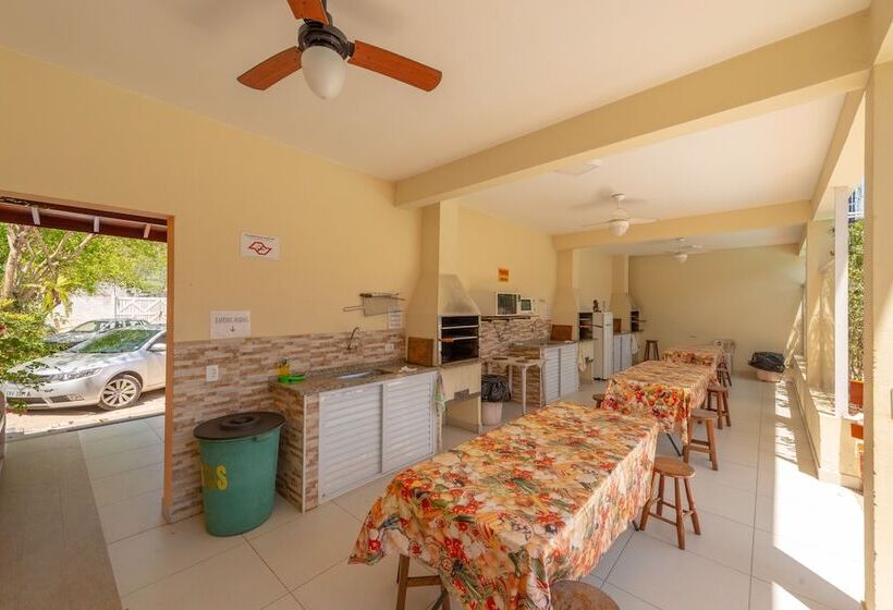 هتل Chales Four Seasons