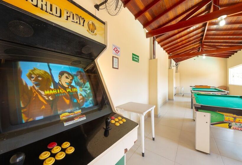 هتل Chales Four Seasons