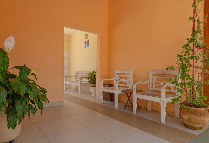 هتل Chales Four Seasons