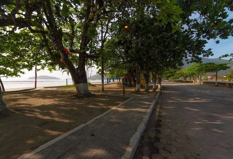 هتل Chales Four Seasons