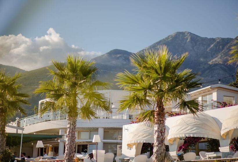 Отель Drymades Inn Resort