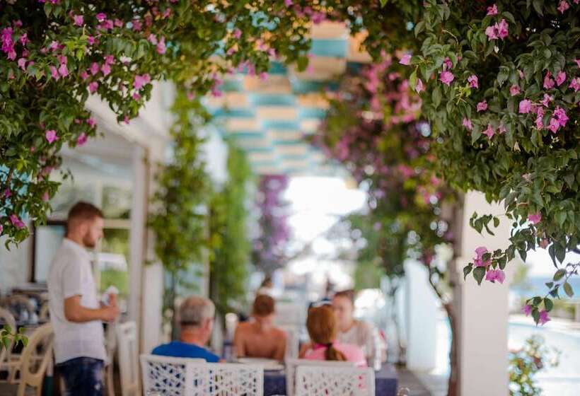 Отель Drymades Inn Resort