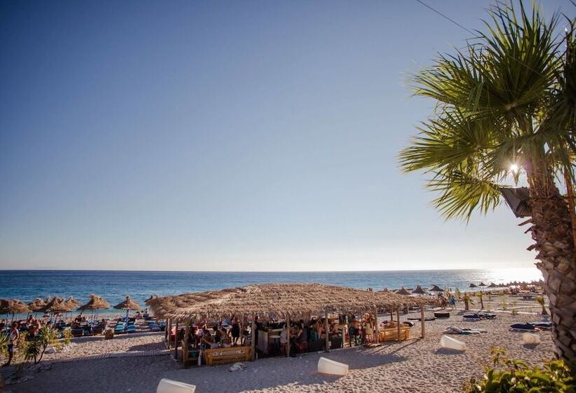 Отель Drymades Inn Resort