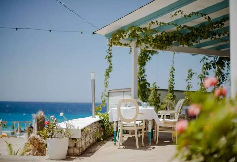 ホテル Drymades Inn Resort