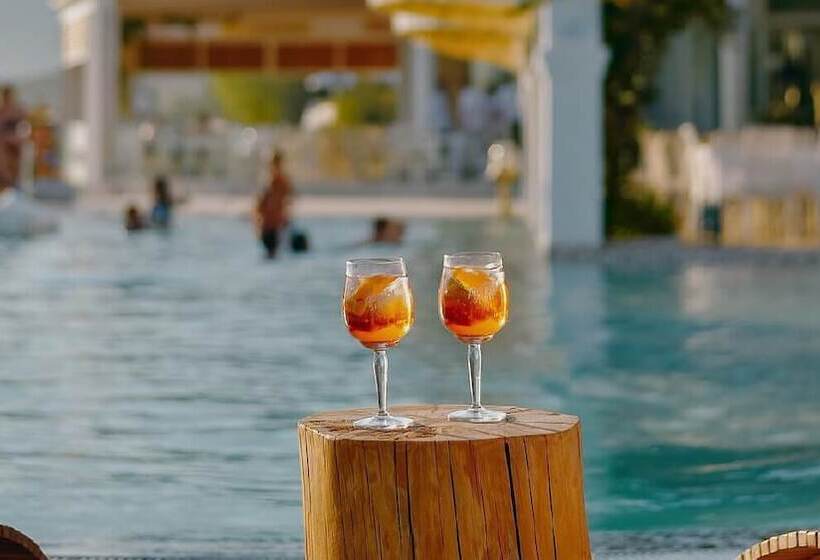 Отель Drymades Inn Resort