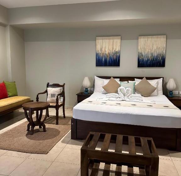 فندق Beach Front By Kay Jay