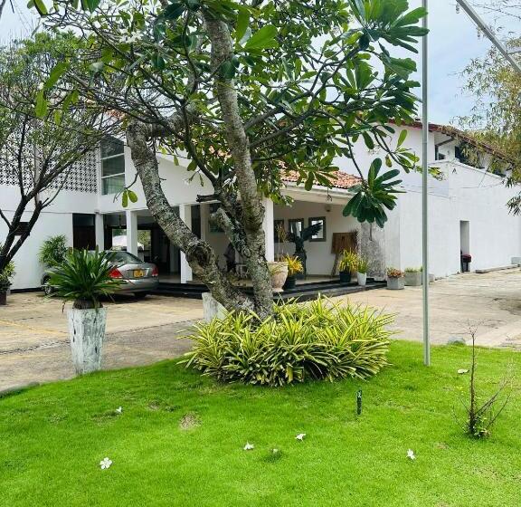 فندق Beach Front By Kay Jay