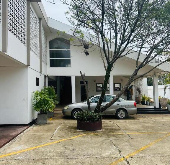 فندق Beach Front By Kay Jay