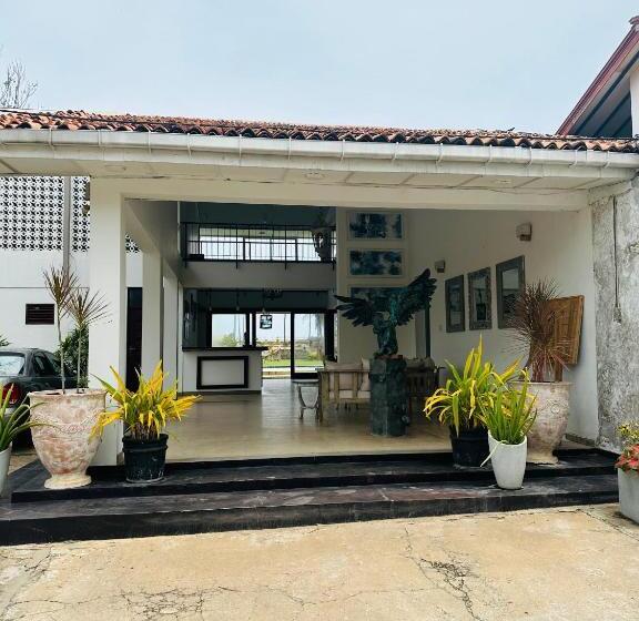 فندق Beach Front By Kay Jay