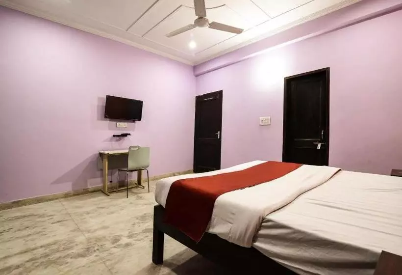 ホテル Primrose Residency By Oyo Rooms