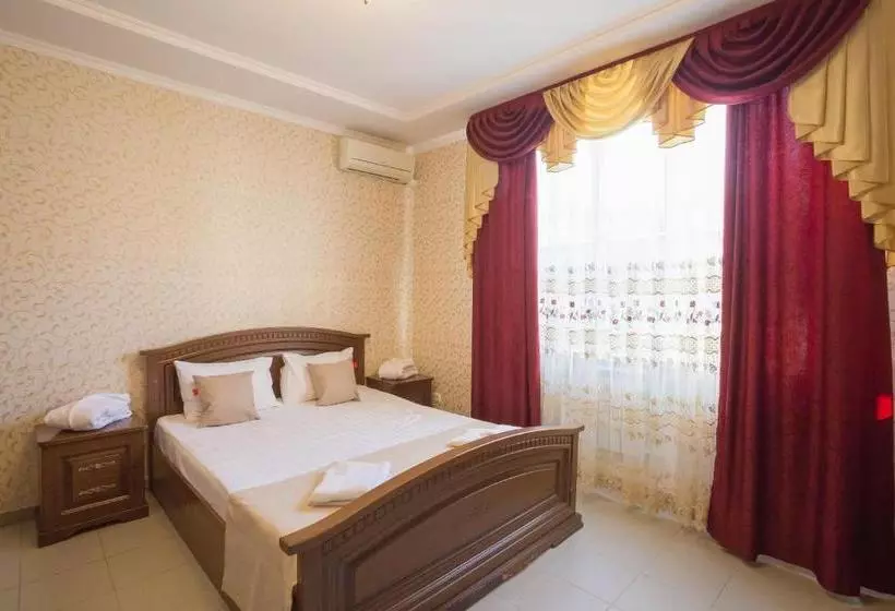 هتل Guesthouse Valensiya