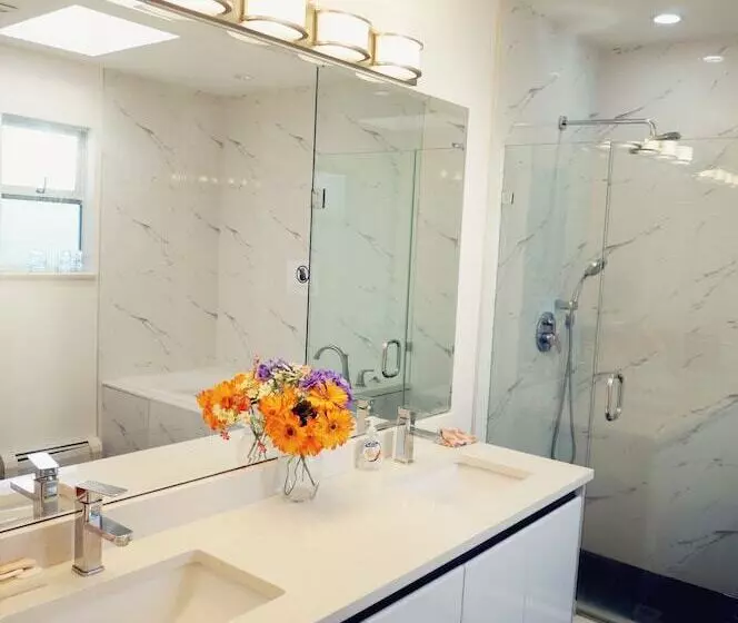 Vancouver Bed & Breakfast