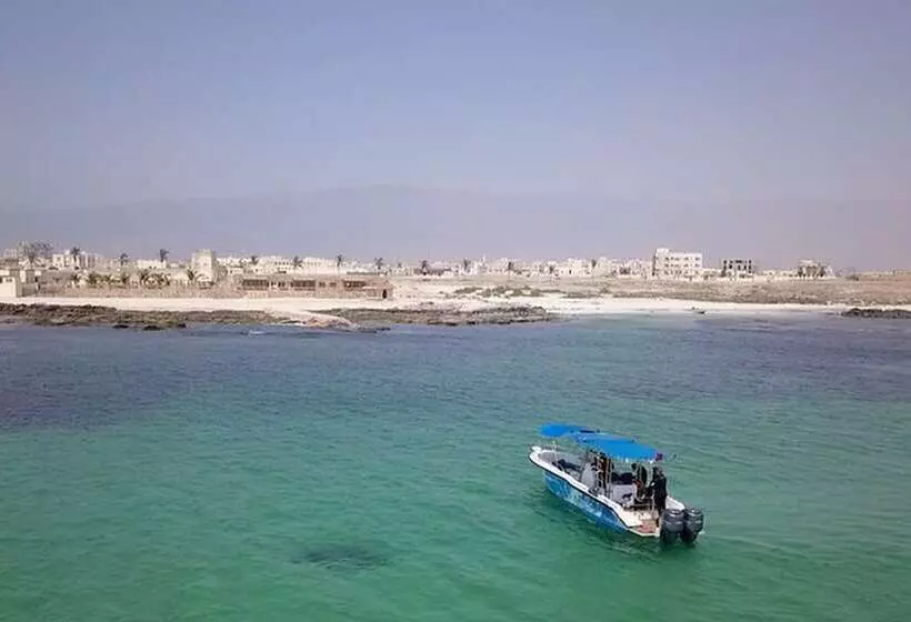 Hotelli Roshan Resort