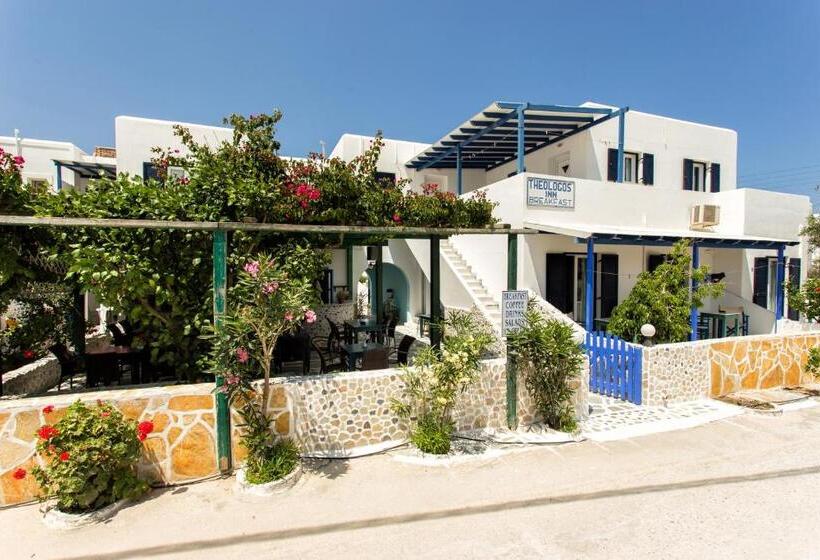 هتل Theologos Place