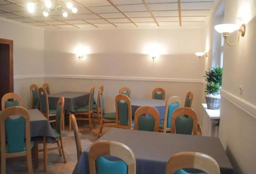 Hotelli Zum Weserdampfschiff