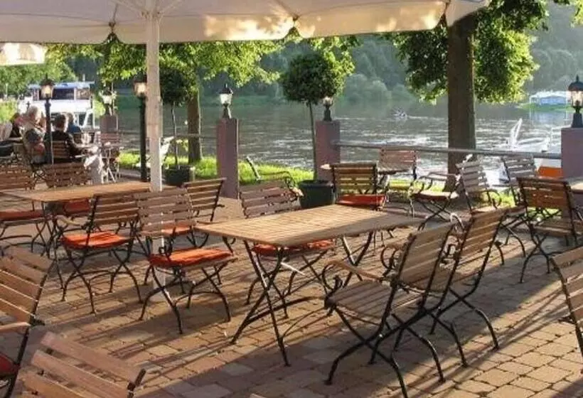 Hotelli Zum Weserdampfschiff