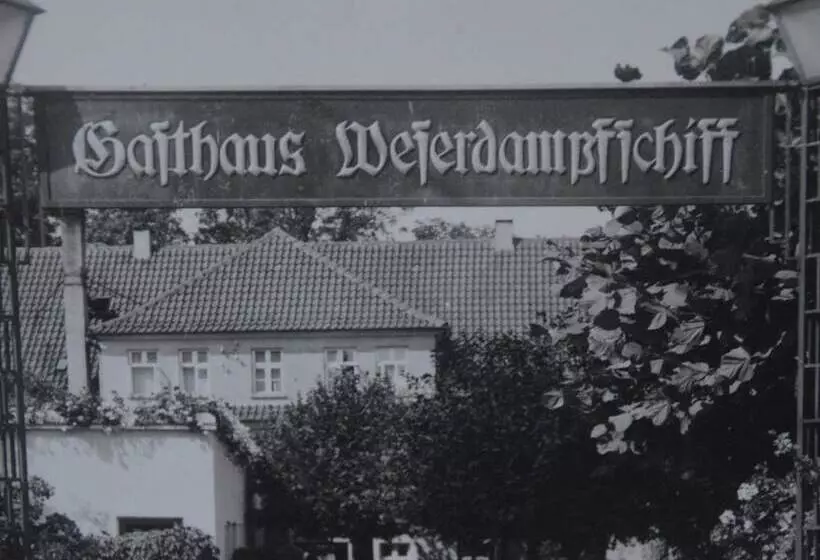 Hotelli Zum Weserdampfschiff