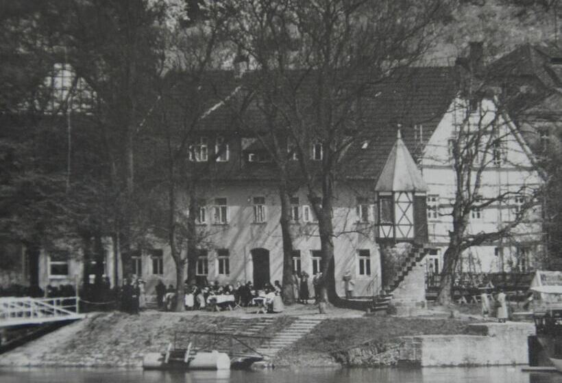 Отель Zum Weserdampfschiff