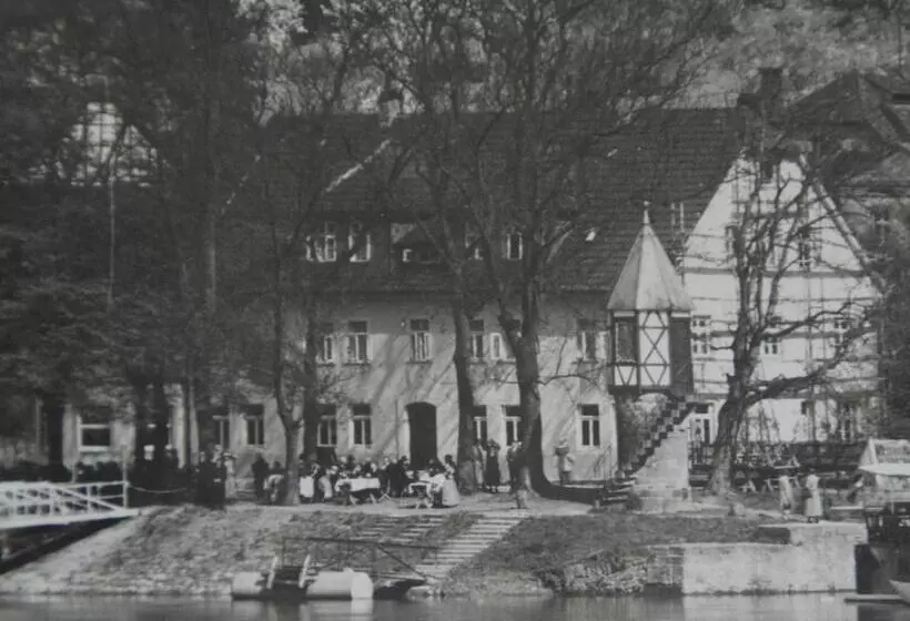 Hotelli Zum Weserdampfschiff