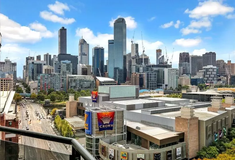 Mj Shortstay Whiteman St Apartments