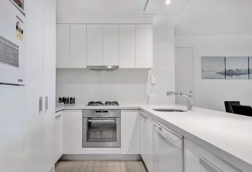 Mj Shortstay Whiteman St Apartments