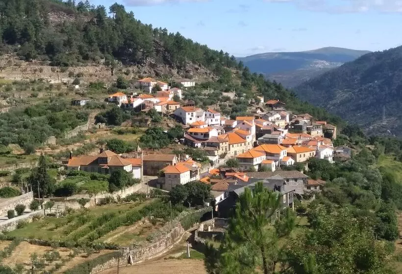 ペンション Casa Do Abade   Solar De Goujoim