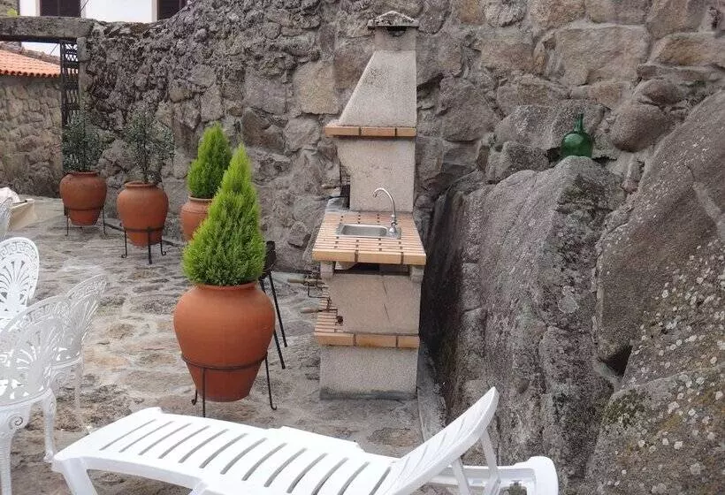 ペンション Casa Do Abade   Solar De Goujoim