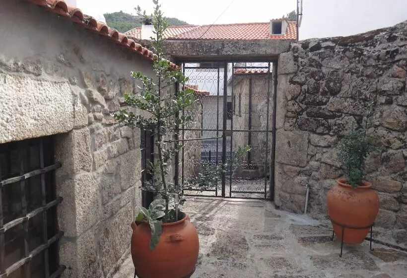 ペンション Casa Do Abade   Solar De Goujoim