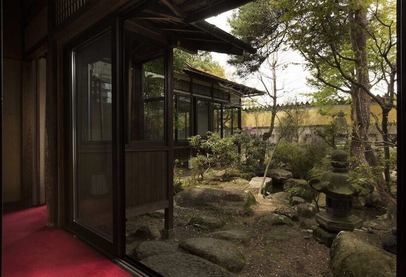 پانسیون Temple Hotel Takayama Zenkoji