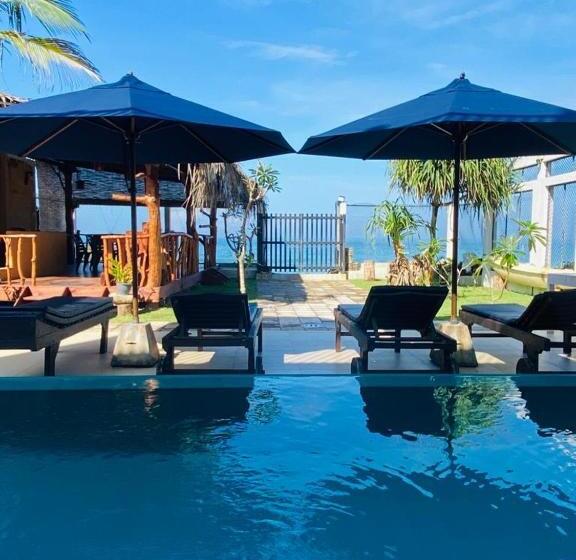 White Sand Villa   Beach Front