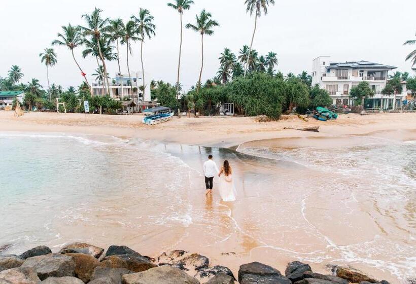 White Sand Villa   Beach Front