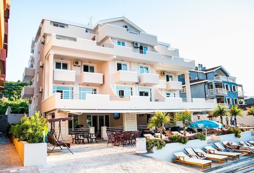 Adeona Apartments On The Beach