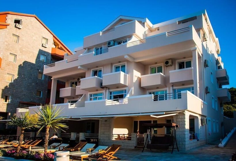 Adeona Apartments On The Beach
