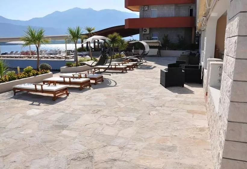 Adeona Apartments   On The Beach