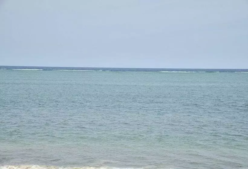 هتل North Coast Beach